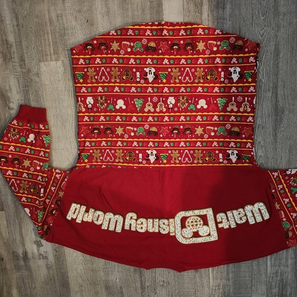Disney Parks Holiday Spirit Jersey Treats Gingerbread 2019 Christmas Adult small - Picture 6 of 8
